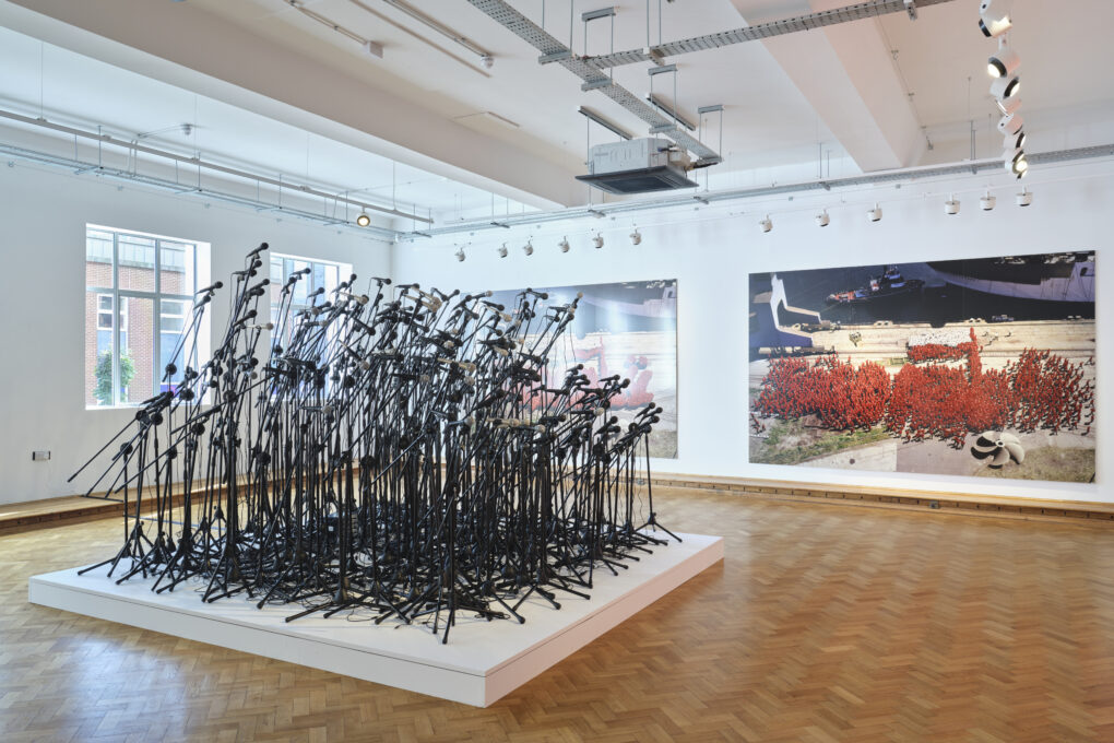 widok wystawy w galerii sztuki wspolczesnej