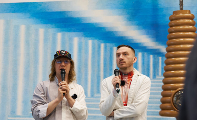 Oprowadzanie kuratorskie z&nbsp;Tomkiem Pawłowskim-Jarmołajewem po&nbsp;wystawie Rafał Zajko „Jajko”